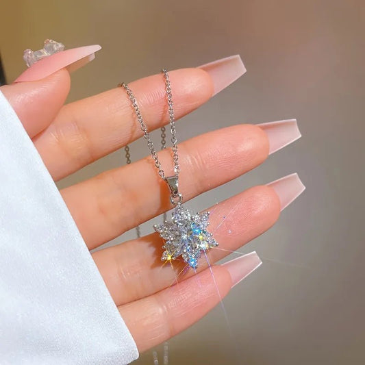 Snöflinga med zirkoner, halsband - Fluflu Handgjorda Smycken & Design