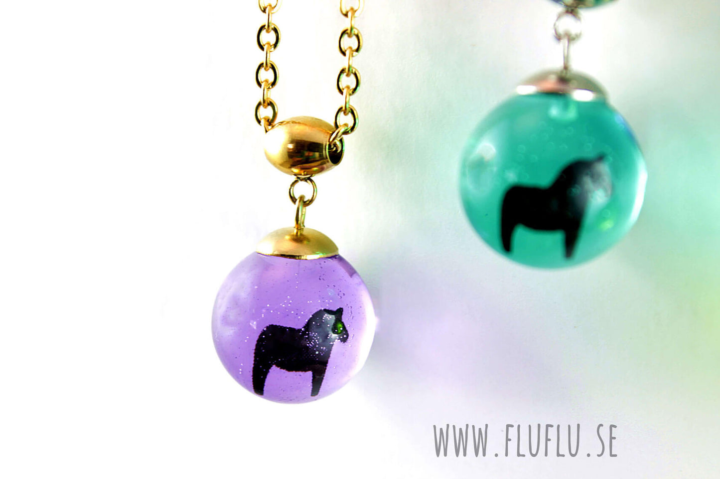 Dalahäst i pärla - Fluflu Handgjorda Smycken & Design