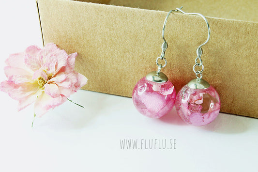 Rosenbladpärlor örhängen - Fluflu Handgjorda Smycken & Design