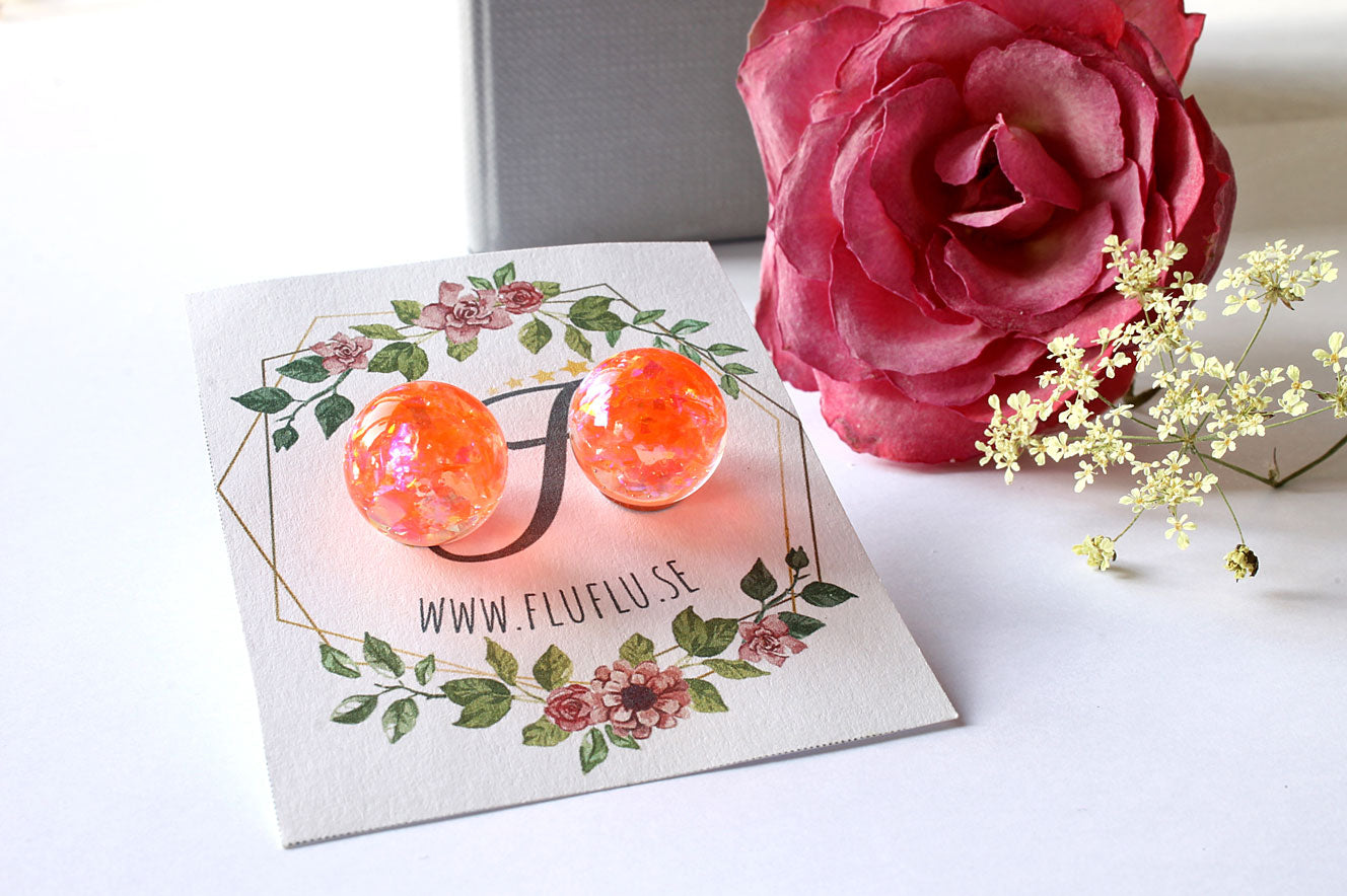 Stiftörhängen pärlor med orange strössel - Fluflu Handgjorda Smycken & Design