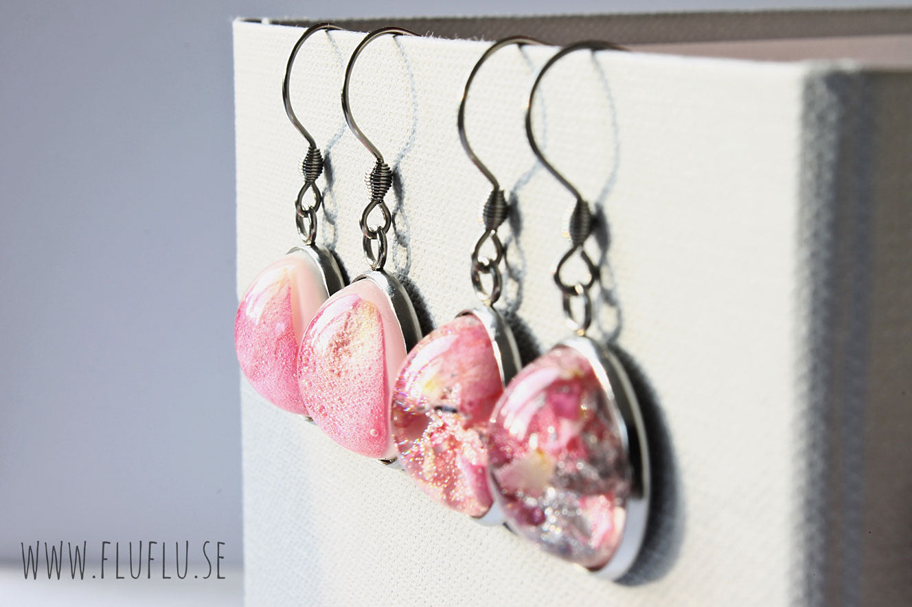 Örhängen med rosenblad och flingor, silver - Fluflu Handgjorda Smycken & Design