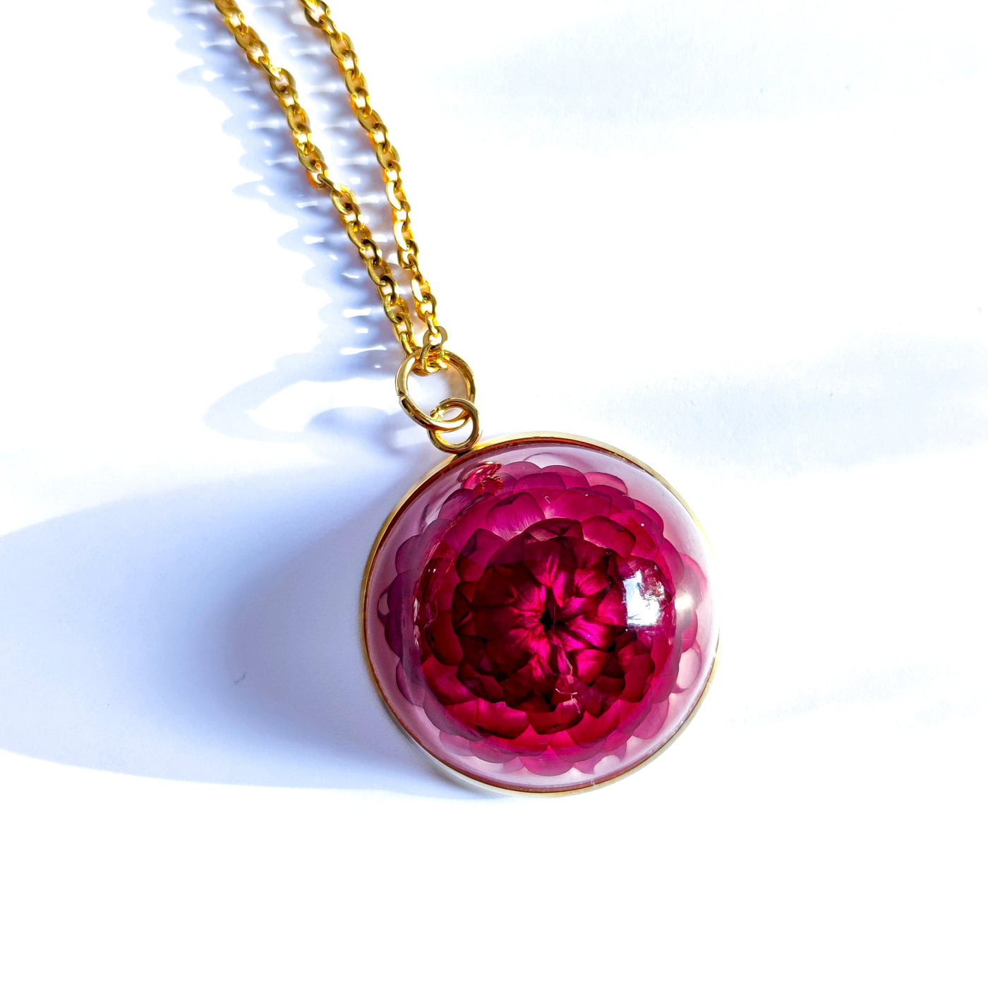 Halssmycke med ingjuten rosa eternell - Fluflu Handgjorda Smycken & Design