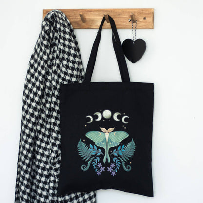 Tygväska med luna moth mystisk skogdesign