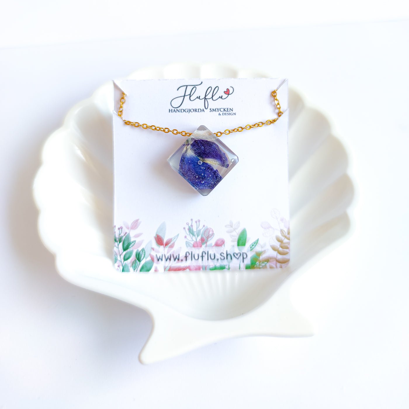 Halsband med blåa lupiner - Fluflu Handgjorda Smycken & Design