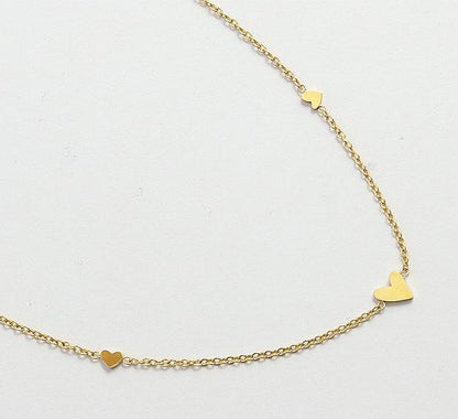 Halsband med små hjärtan – Silver