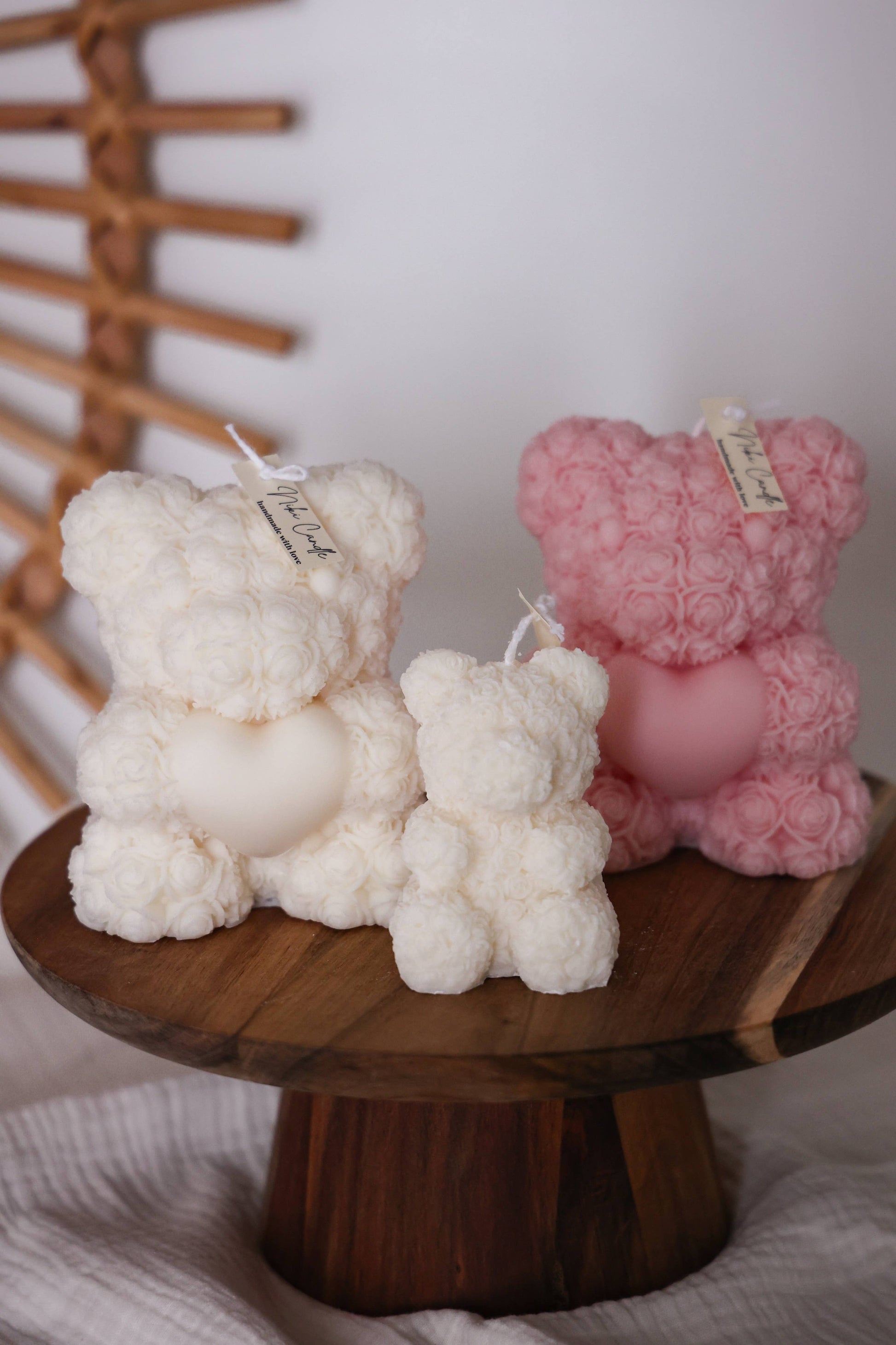 Handgjord rosennalle i rapsvax - Fluflu Handgjorda Smycken & Design