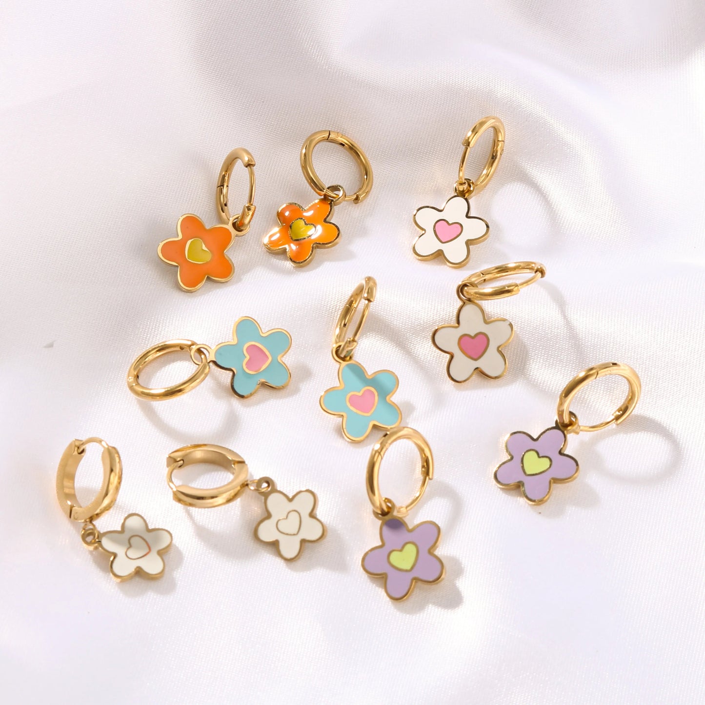 Hoops med blommor, örhängen - Fluflu Handgjorda Smycken & Design