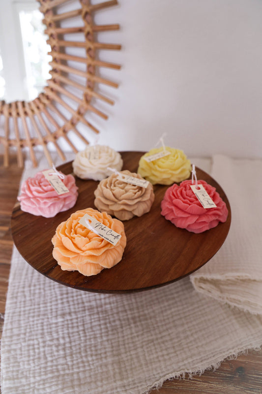 Pion - ljus i rapsvax - Fluflu Handgjorda Smycken & Design