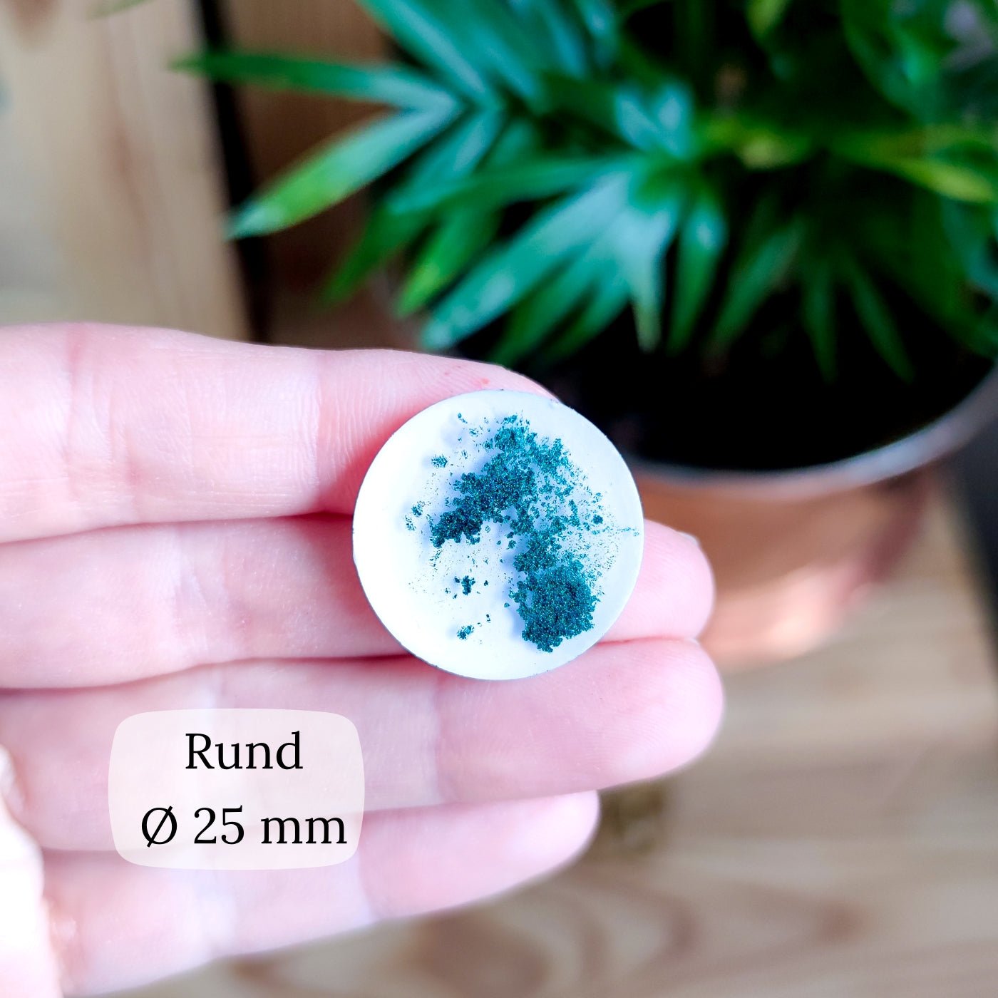 Runt hänge med hår/päls/tagel eller aska - Fluflu Handgjorda Smycken & Design