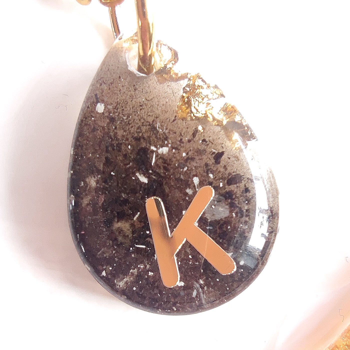 Runt hänge med hår/päls/tagel eller aska - Fluflu Handgjorda Smycken & Design