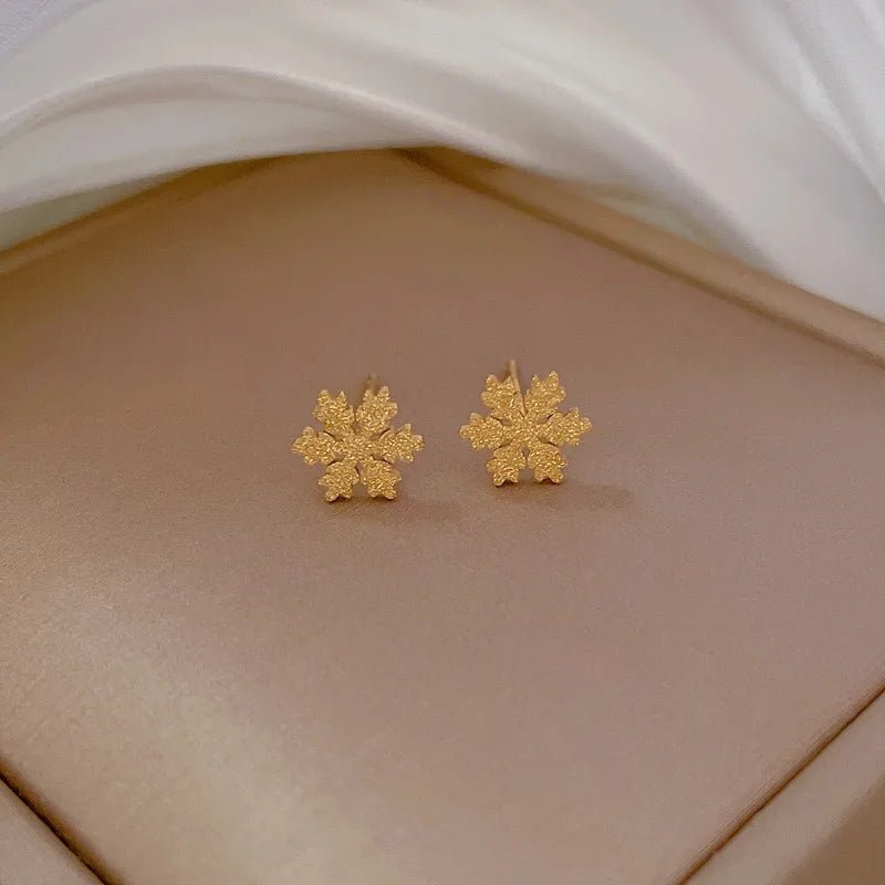 Skimrande snöflingor, stiftörhängen - Fluflu Handgjorda Smycken & Design