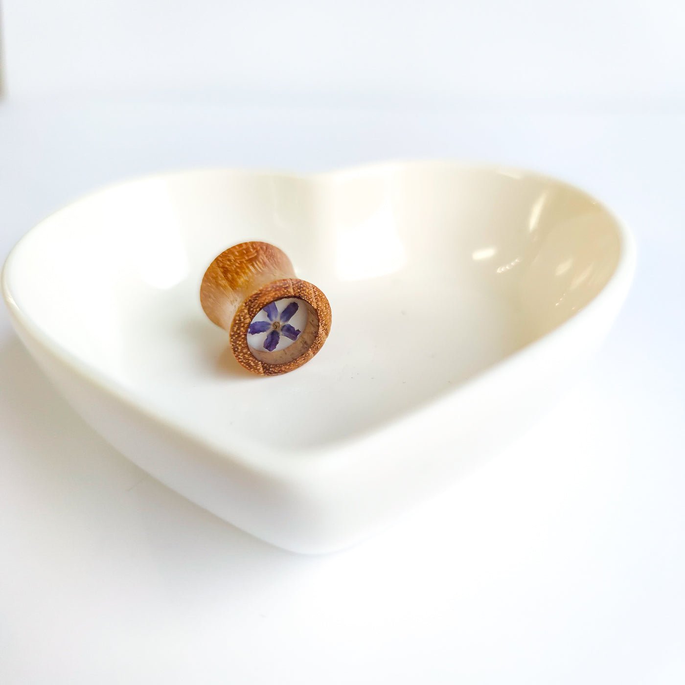 Trätunnel med förgätmigej - Fluflu Handgjorda Smycken & Design