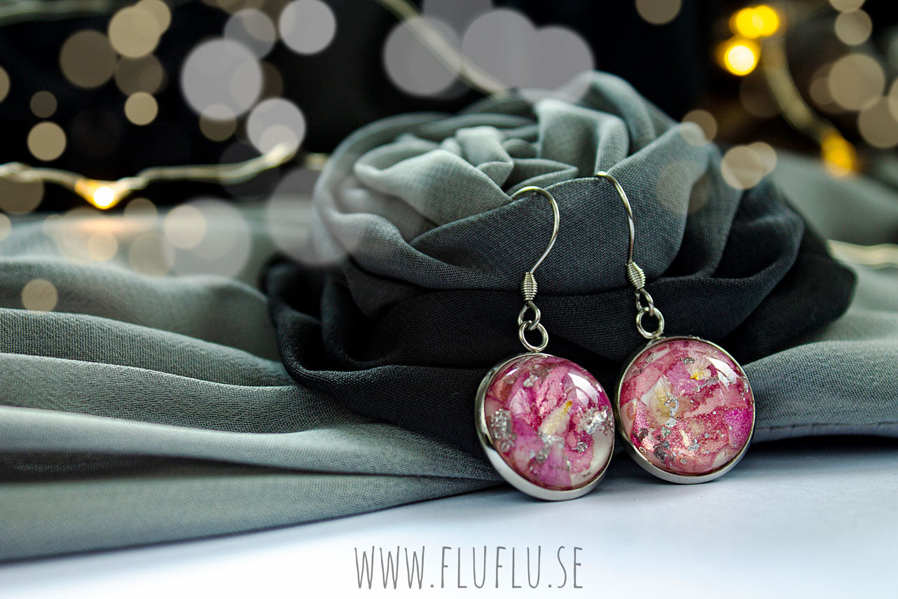 Örhängen med rosenblad och flingor, silver - Fluflu Handgjorda Smycken & Design