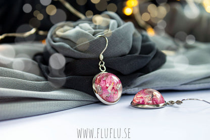Örhängen med rosenblad och flingor, silver