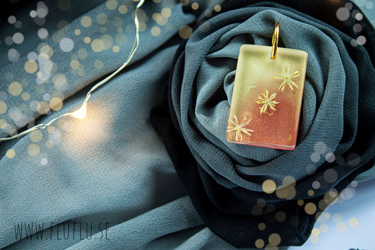 Tre blommor i hänget - Fluflu Handgjorda Smycken & Design
