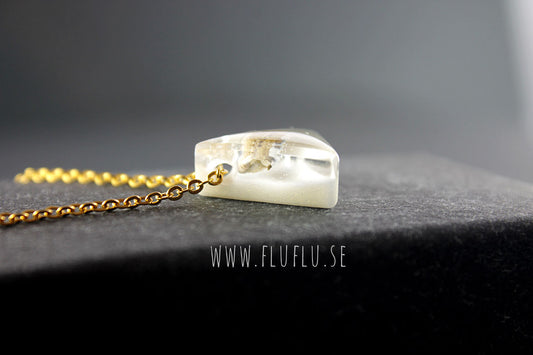 Snäcka i litet hänge - Fluflu Handgjorda Smycken & Design