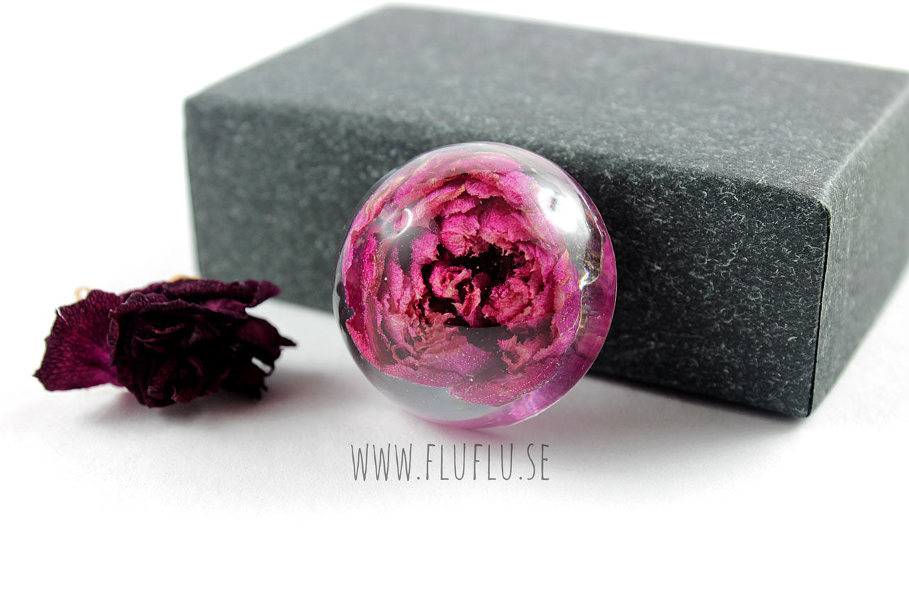 Brosch med rosa ros - Fluflu Handgjorda Smycken & Design