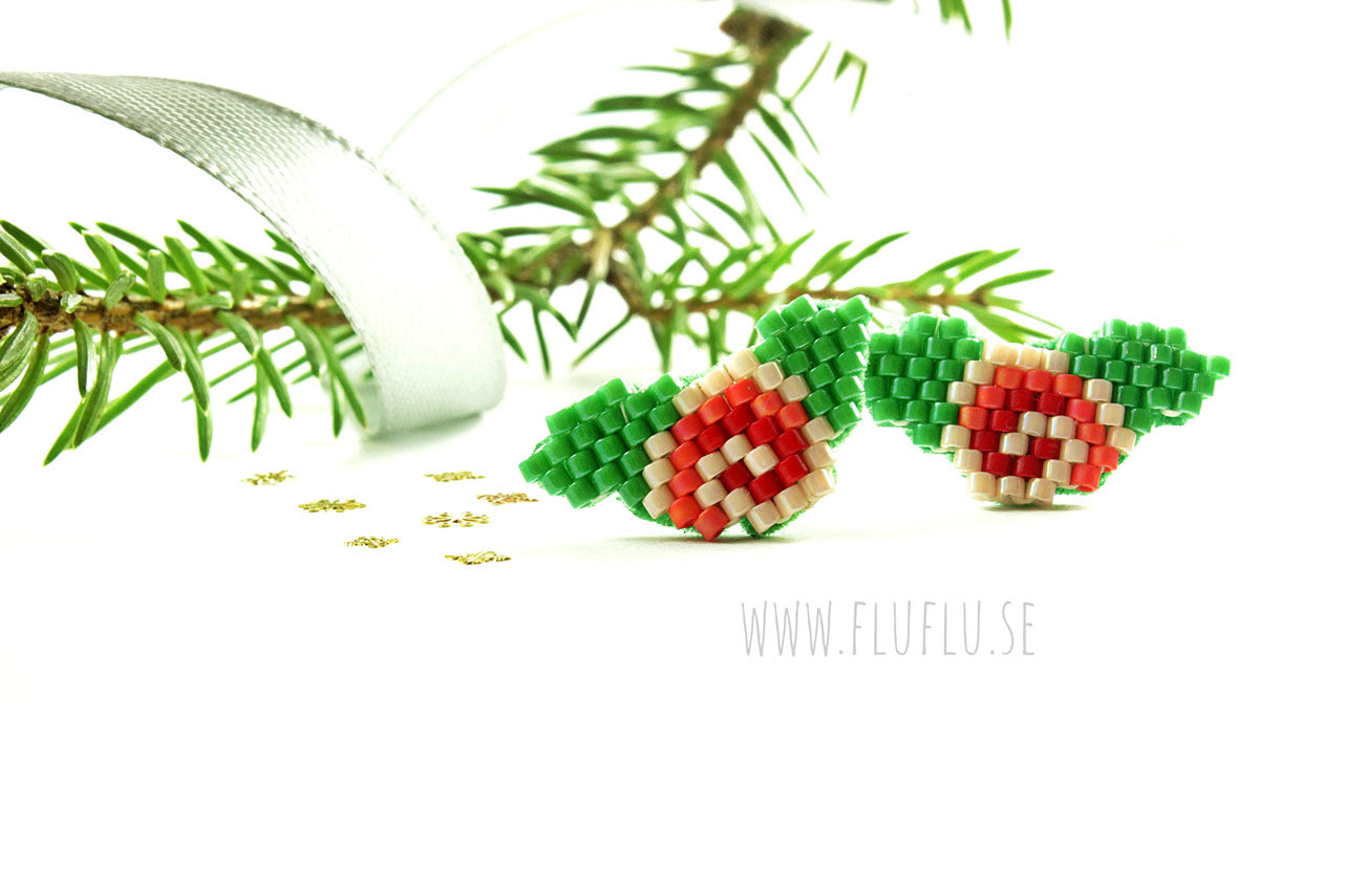 Rosor av pärlor, stiftörhängen - Fluflu Handgjorda Smycken & Design
