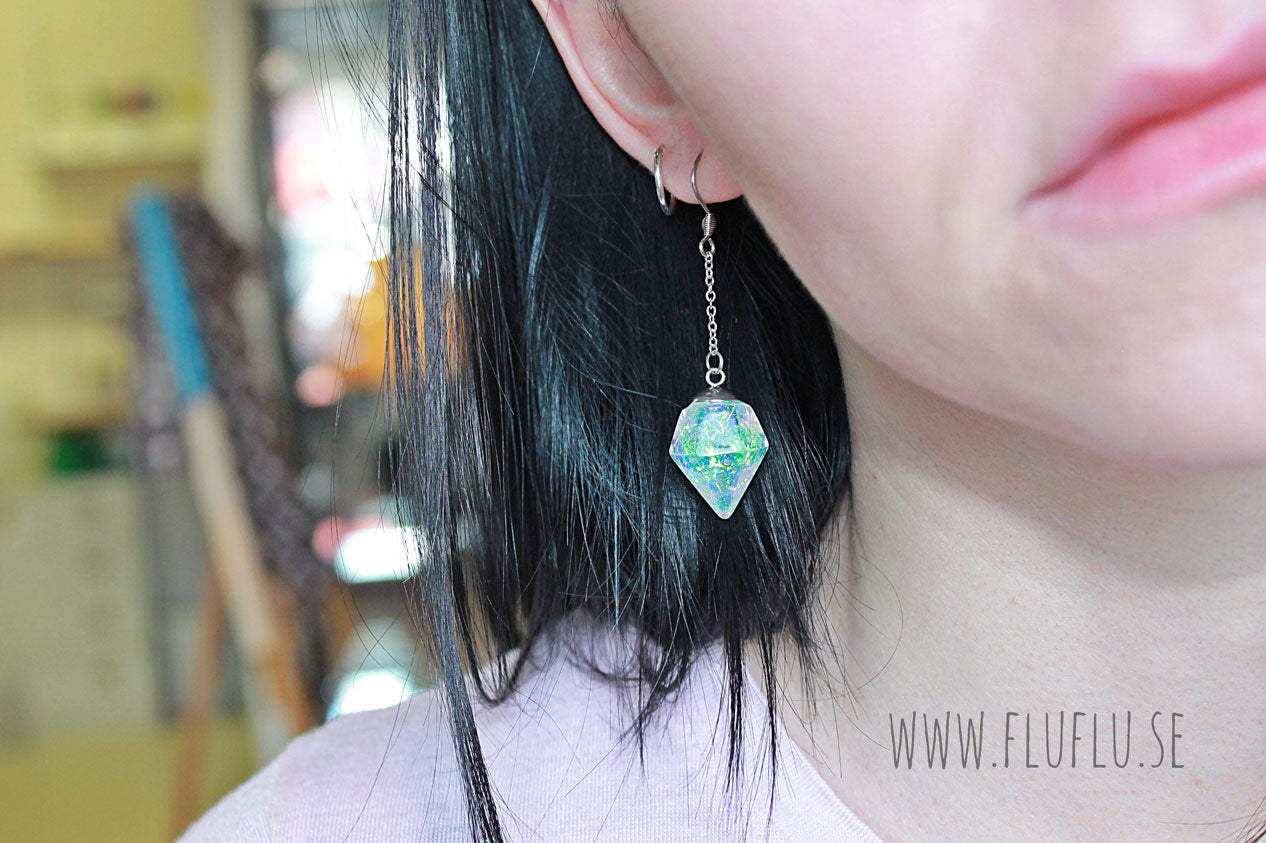 Skimrande diamant, långa örhängen - Fluflu Handgjorda Smycken & Design