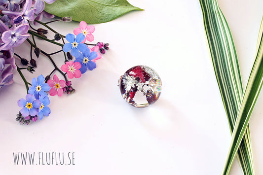 Pärla med mörka rosenblad, silver - Fluflu Handgjorda Smycken & Design