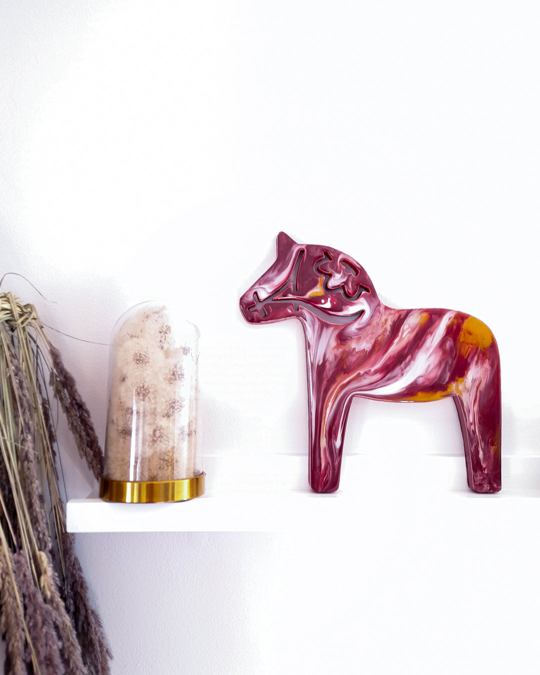 Röd dalahäst, väggdekoration - Fluflu Handgjorda Smycken & Design